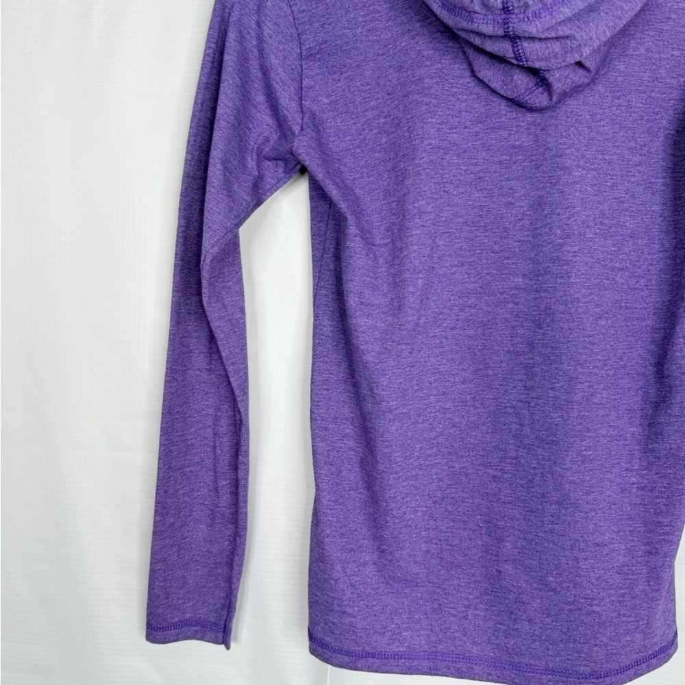 Hooters Chicago Purple Long Sleeve Hoodie Logo Graphic NWT Size Small - Picture 6 of 9